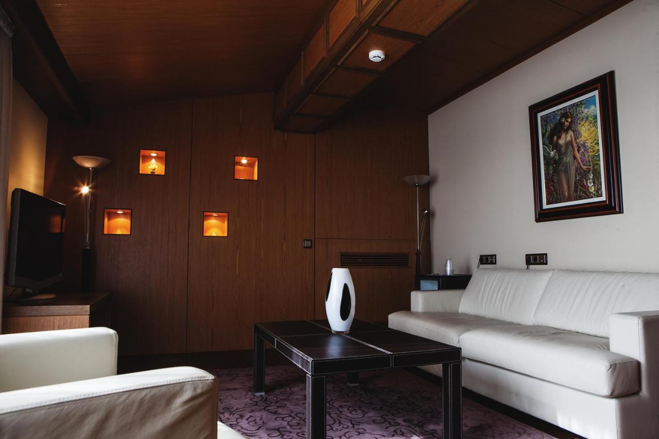 Hotel Rios San Adrian  ภายนอก รูปภาพ