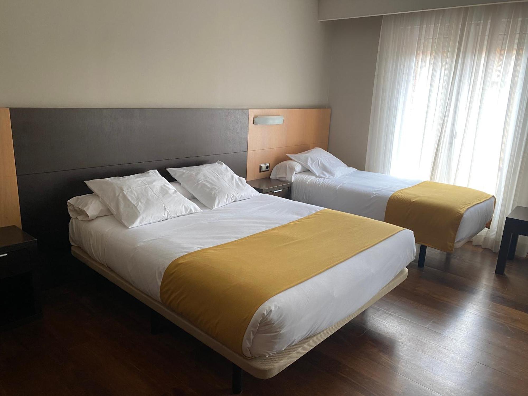 Hotel Rios San Adrian  ภายนอก รูปภาพ